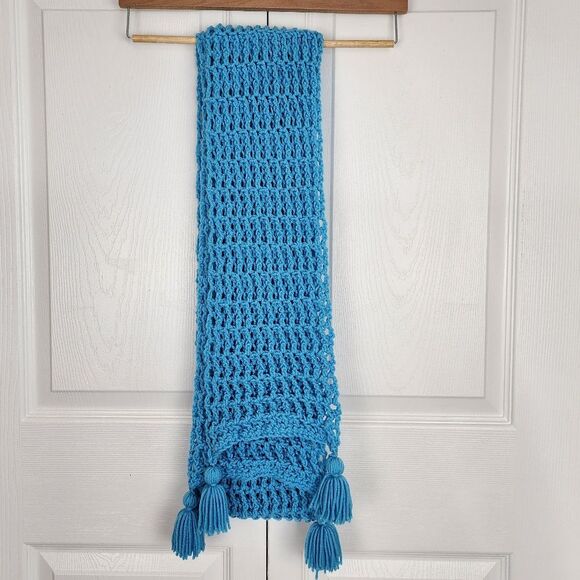 New Handmade Crochet Scarf Loose Waffle Stitch Tassels Light Blue Acrylic 90x8 - Picture 3 of 9